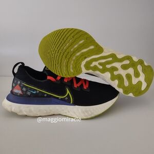 Nike running shoes, nike react Infinity run Flyknit - Chaz Bear Limited Edition
